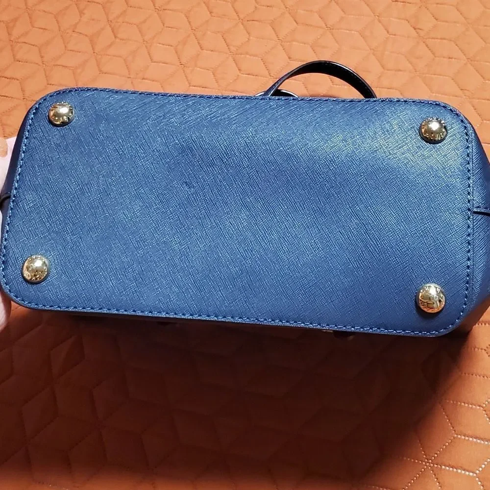 Michael Kors - Navy Blue Tote - Picture 4 of 9